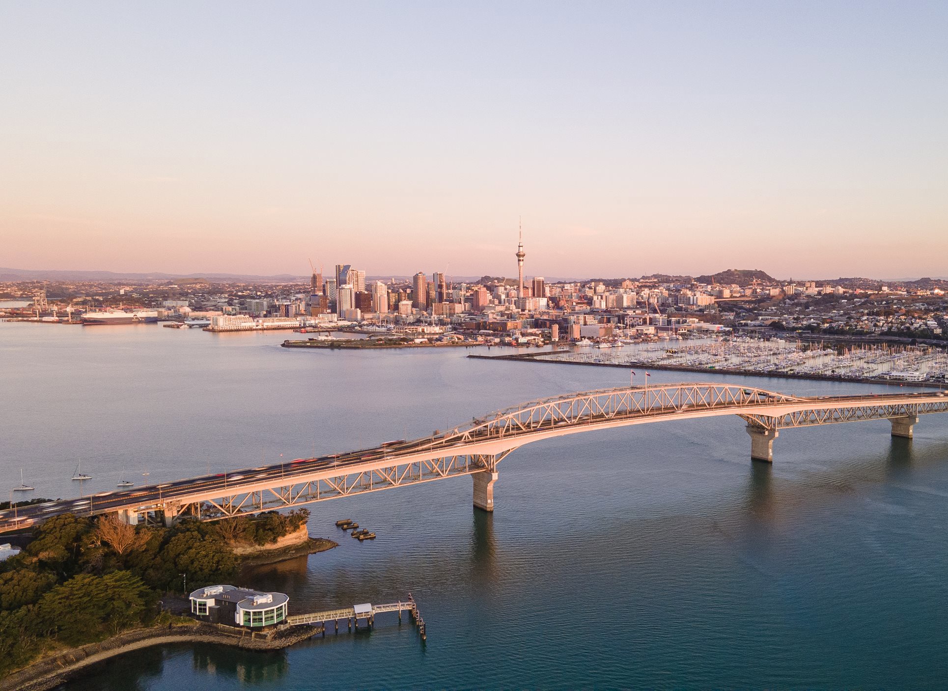 <span class='hyphen-text' lang='de'>Meet the Divas of Tāmaki Makaurau: Iconic Auckland Spots</span><span class='hyphen-text' lang='de'></span>