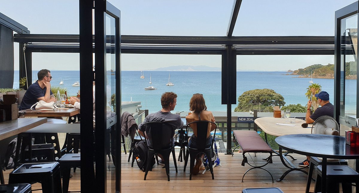 Aperitivo Balcony Bar & Kitchen 