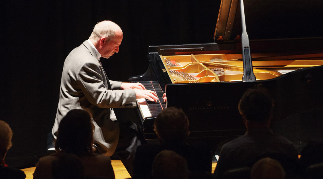 Masterpiece Concert with Michael Houstoun