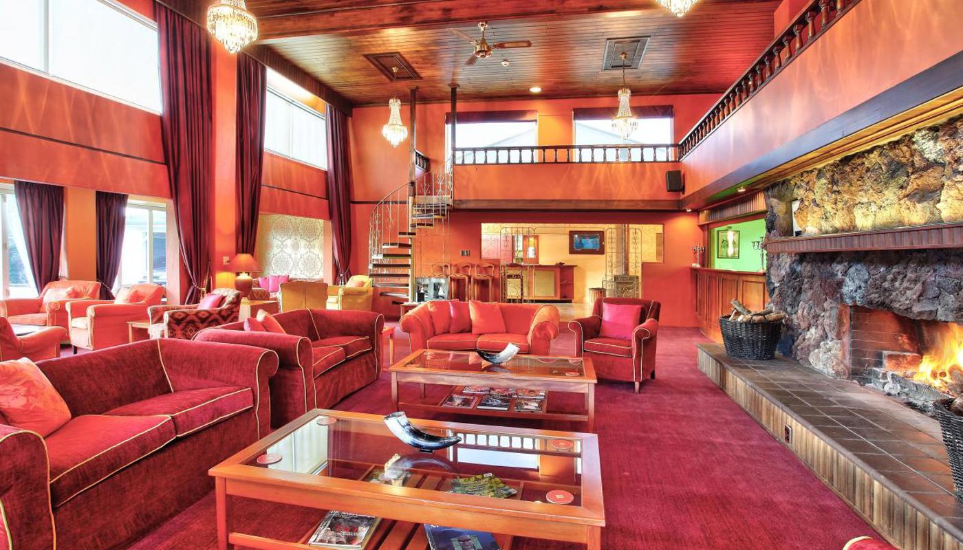 Lounge Bar